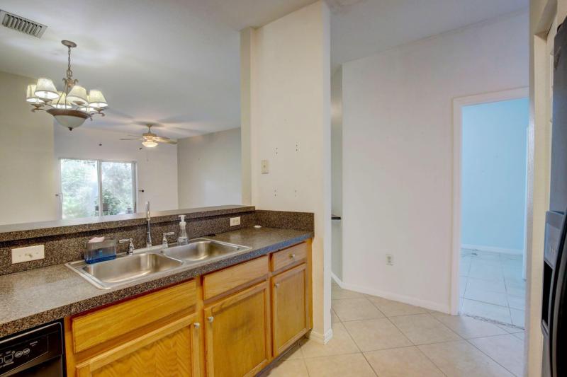  Condo & Townhome Photos