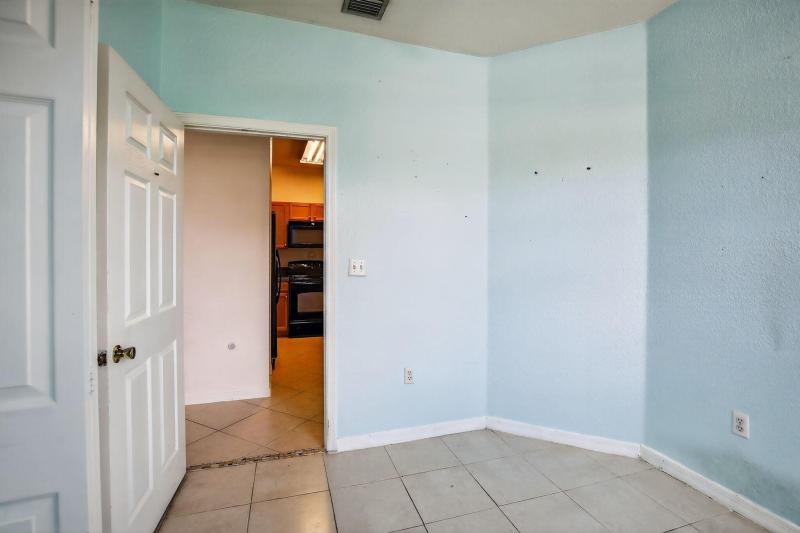  Condo & Townhome Photos