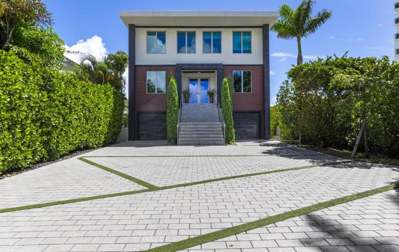  Single Family Homes Photo 10:  West Palm Beach,  FL 33407