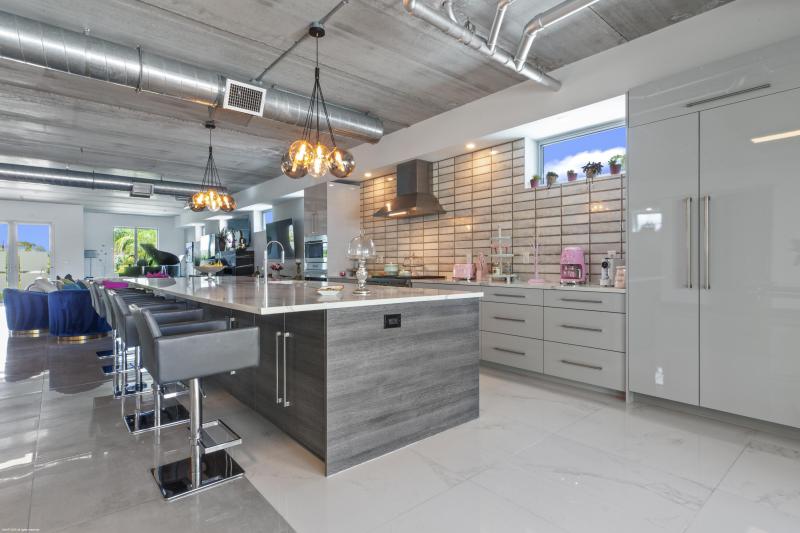  Single Family Homes Photo 16:  West Palm Beach,  FL 33407