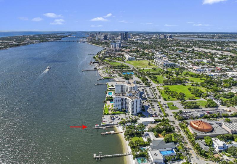  Single Family Homes Photo 2:  West Palm Beach,  FL 33407