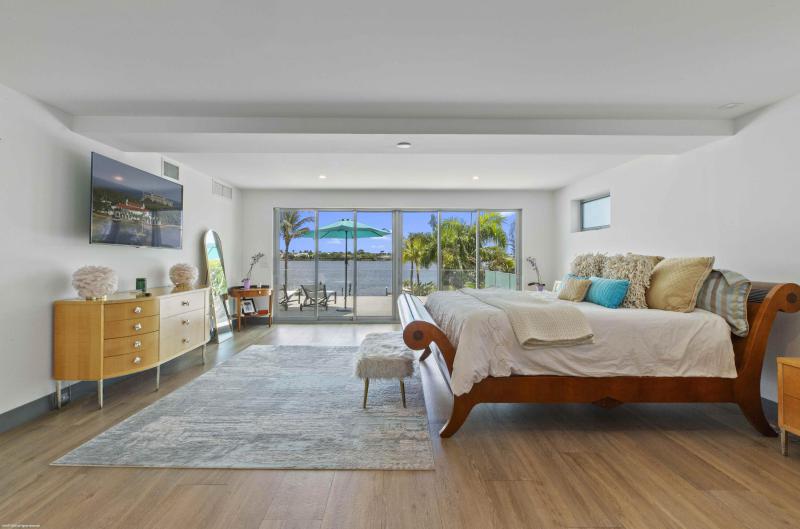  Single Family Homes Photo 30:  West Palm Beach,  FL 33407