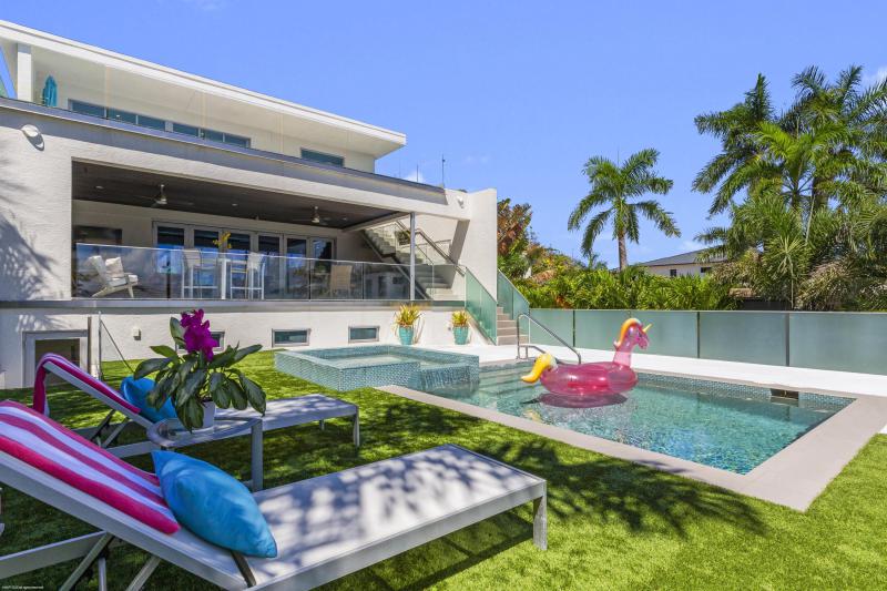  Single Family Homes Photo 51:  West Palm Beach,  FL 33407