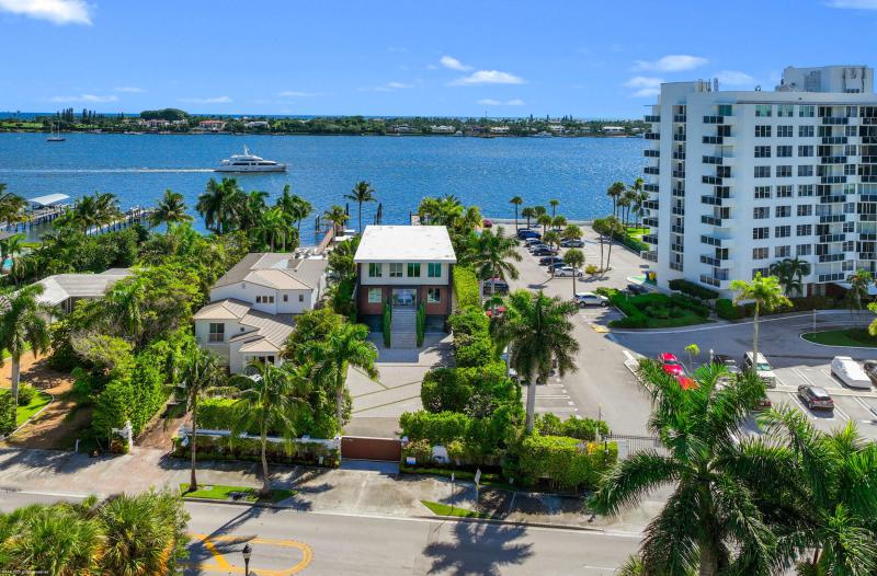  Single Family Homes Photo 7:  West Palm Beach,  FL 33407