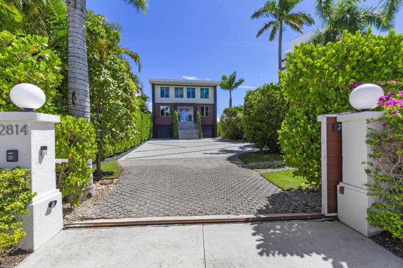  Single Family Homes Photo 9:  West Palm Beach,  FL 33407