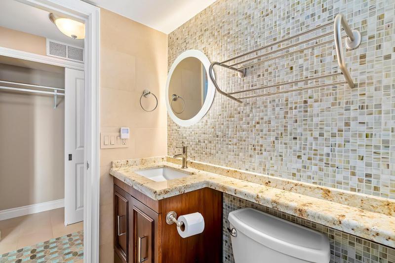  Condo & Townhome Photos