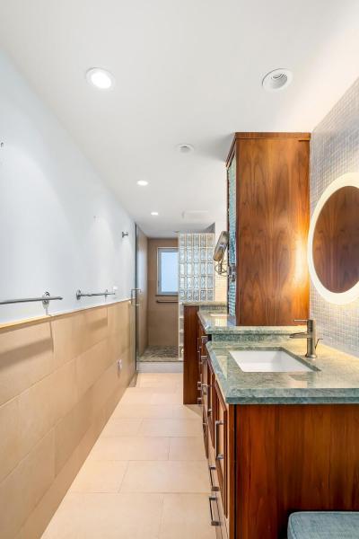  Condo & Townhome Photos