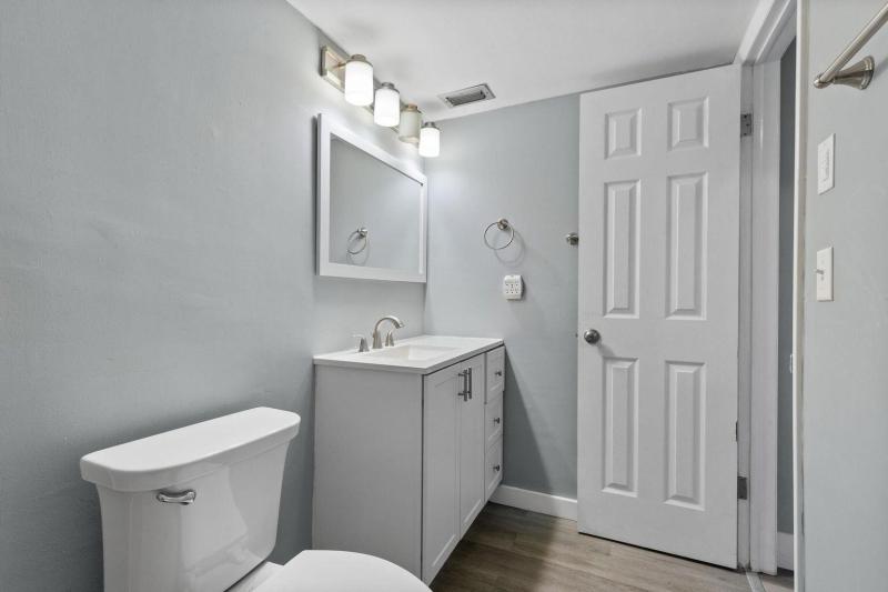  Condo & Townhome Photos