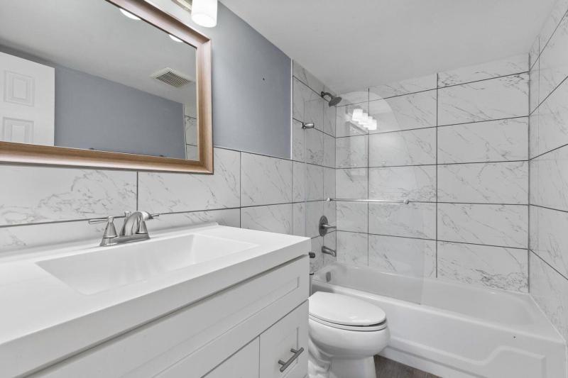 Condo & Townhome Photos