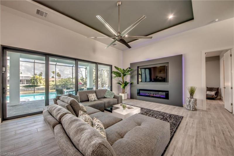  Commercial & Industrial Land Images 