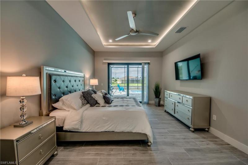  Commercial & Industrial Land Images 