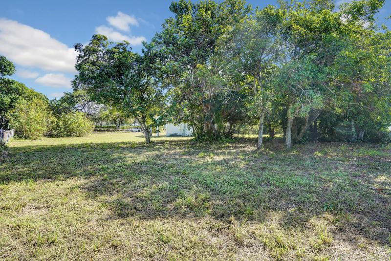  Commercial & Industrial Land Images 