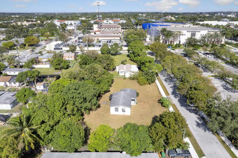  Commercial & Industrial Land Images 