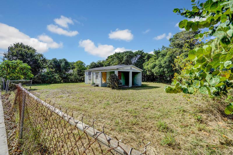  Commercial & Industrial Land Images 