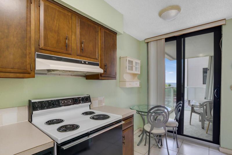  Condo & Townhome Photos