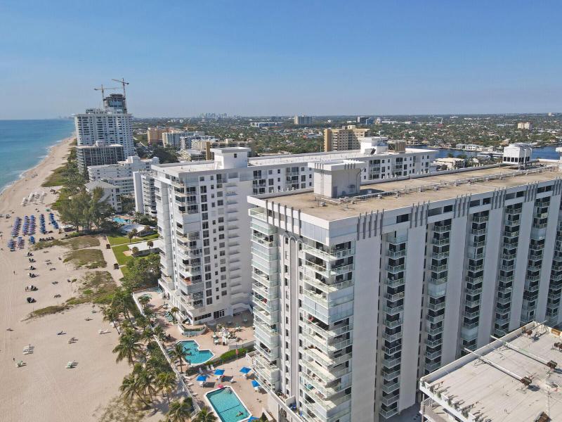  Condo & Townhome Photos