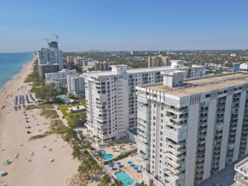  Condo & Townhome Photos