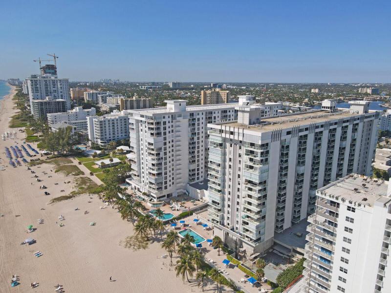  Condo & Townhome Photos