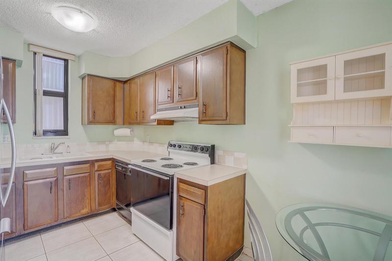  Condo & Townhome Photos