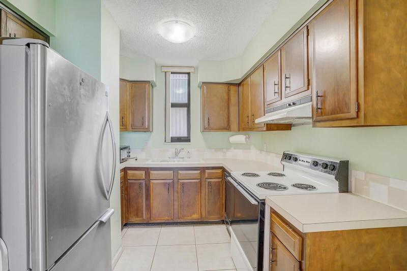  Condo & Townhome Photos