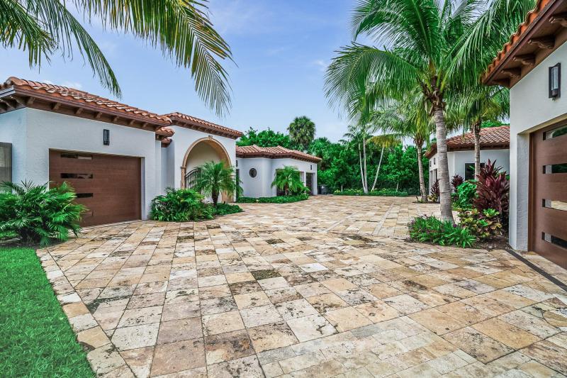  Single Family Homes Photo 16:  West Palm Beach,  FL 33407