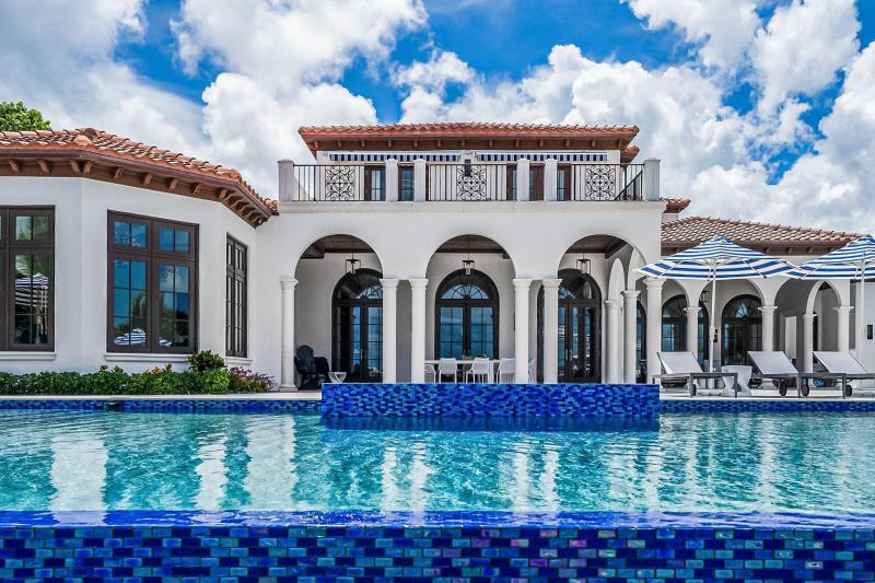  Single Family Homes Photo 2:  West Palm Beach,  FL 33407