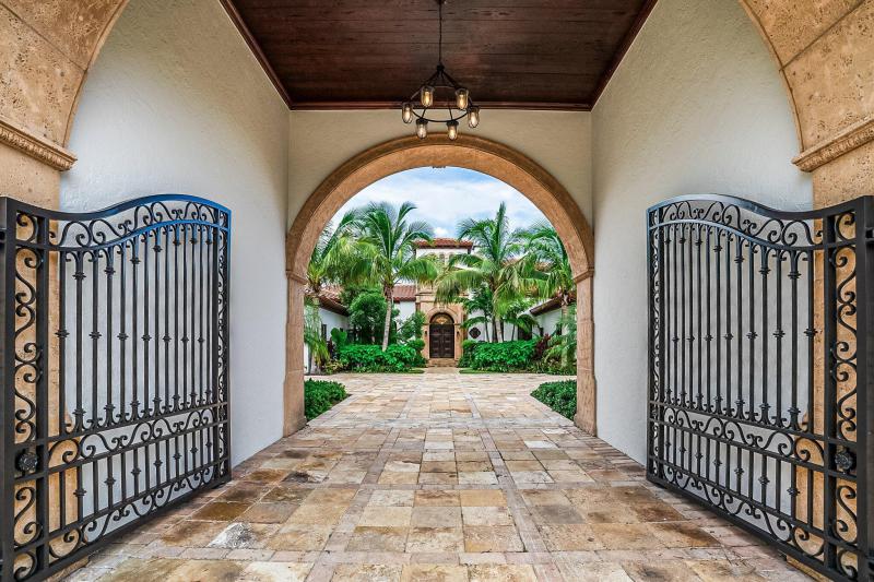  Single Family Homes Photo 5:  West Palm Beach,  FL 33407