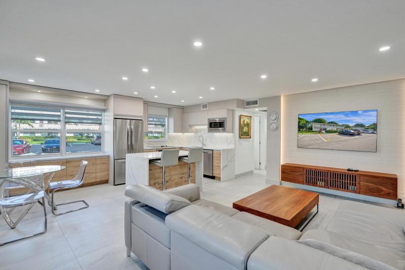  Condo & Townhome Photos