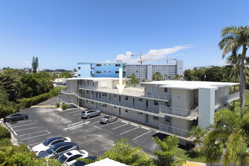  Condo & Townhome Photos
