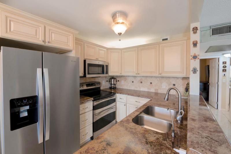  Condo & Townhome Photos