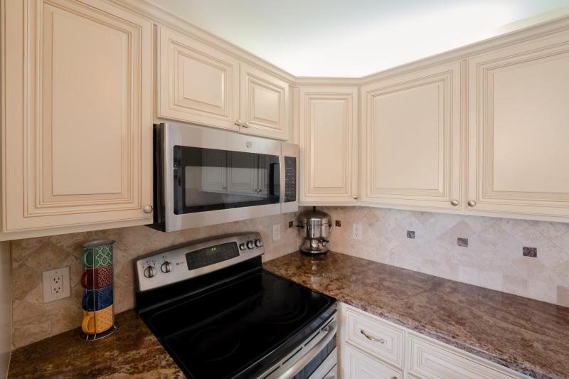  Condo & Townhome Photos