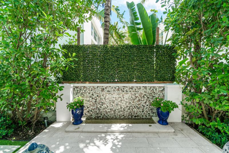  Single Family Homes Photo 5:  Palm Beach,  FL 33480