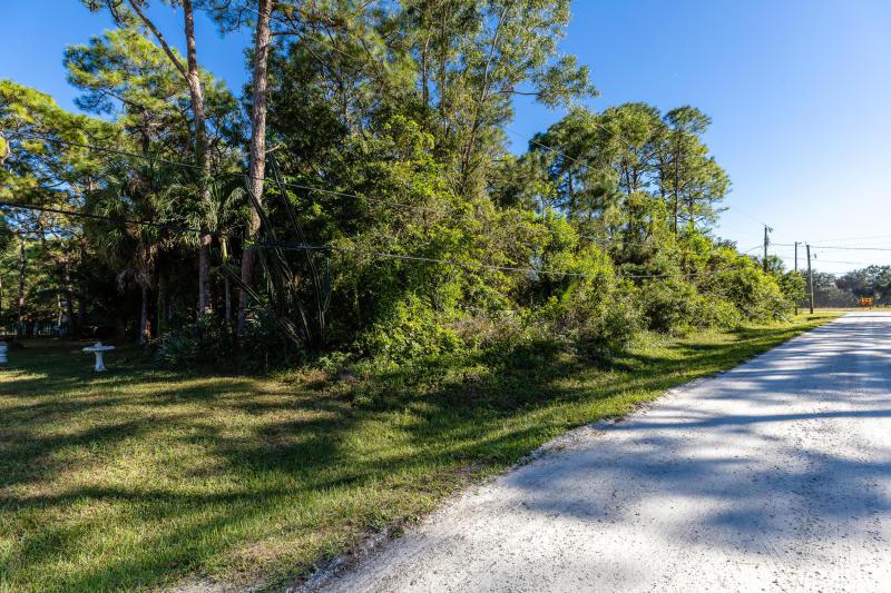  Commercial & Industrial Land Images 