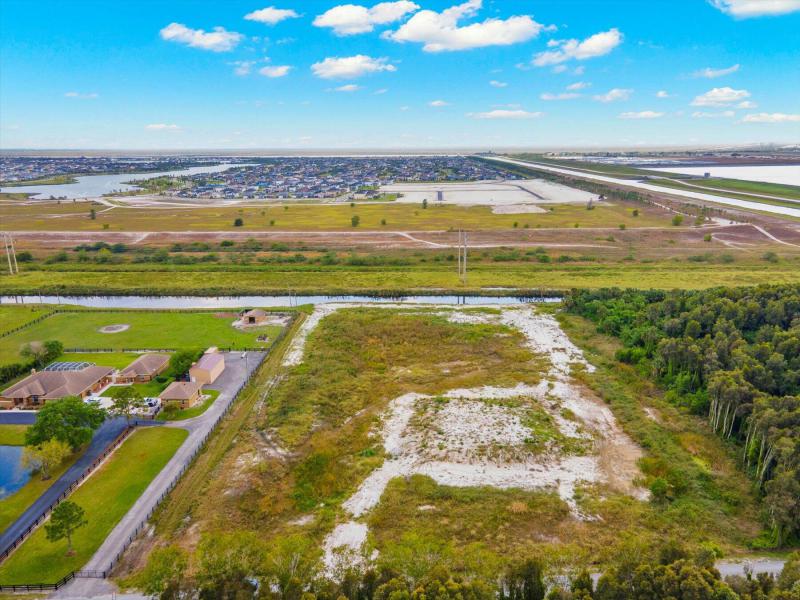  Commercial & Industrial Land Images 
