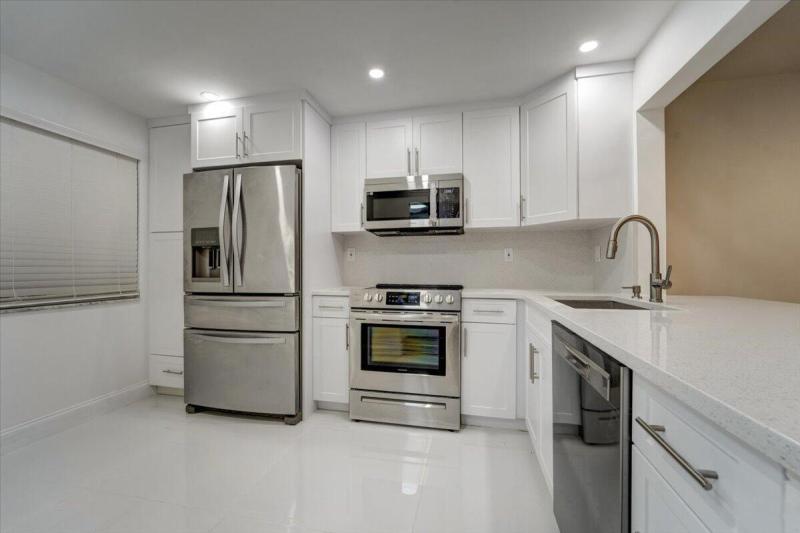  Condo & Townhome Photos