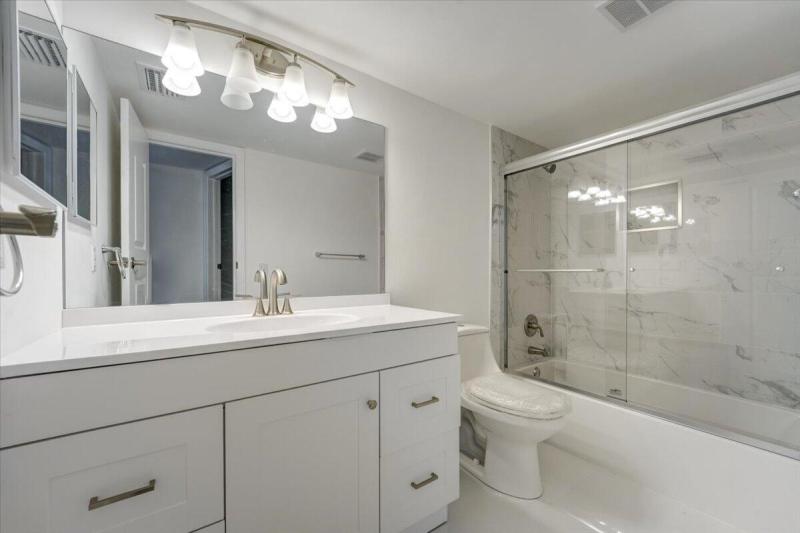  Condo & Townhome Photos