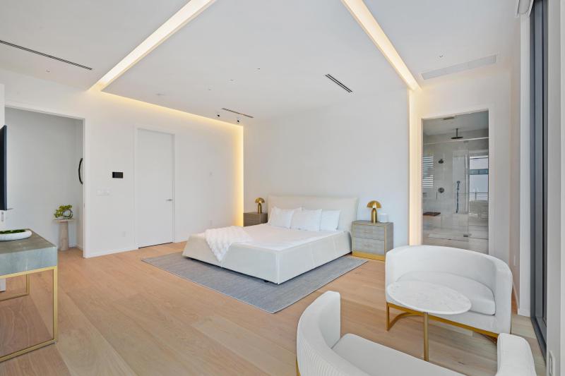  Single Family Homes Photo 19:  Lauderdale By The Sea,  FL 33062