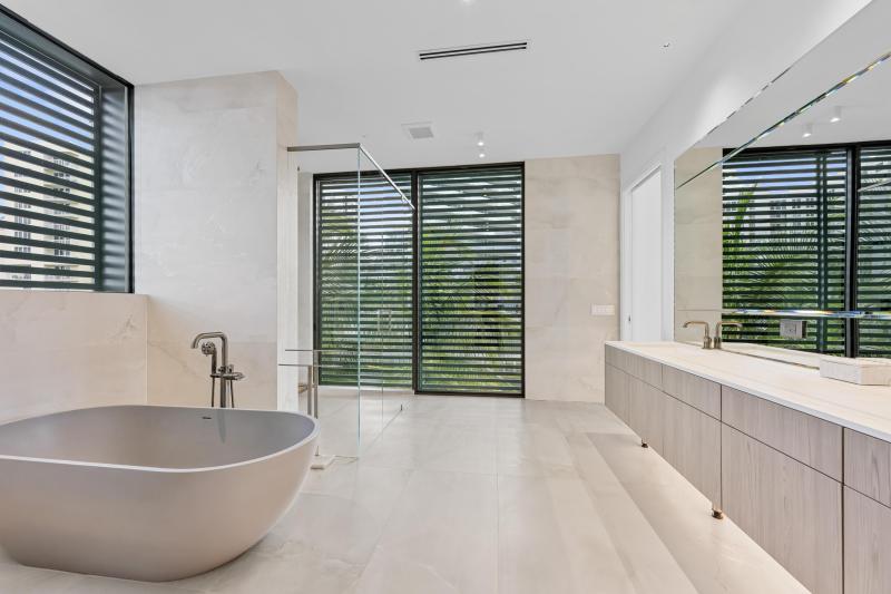  Single Family Homes Photo 23:  Lauderdale By The Sea,  FL 33062