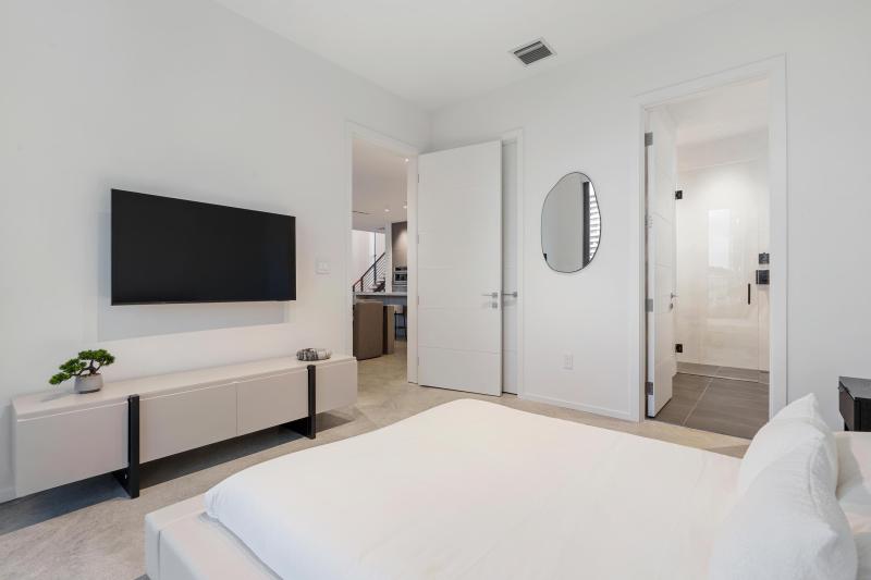  Single Family Homes Photo 27:  Lauderdale By The Sea,  FL 33062