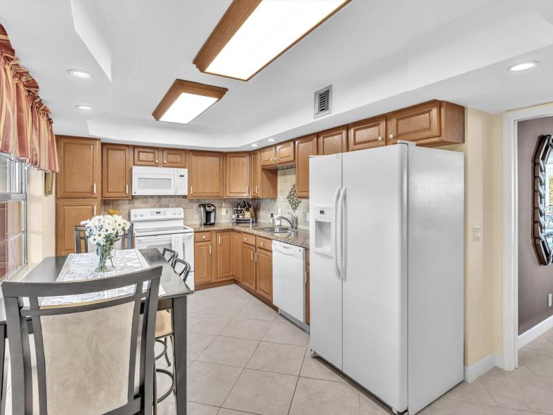  Condo & Townhome Photos