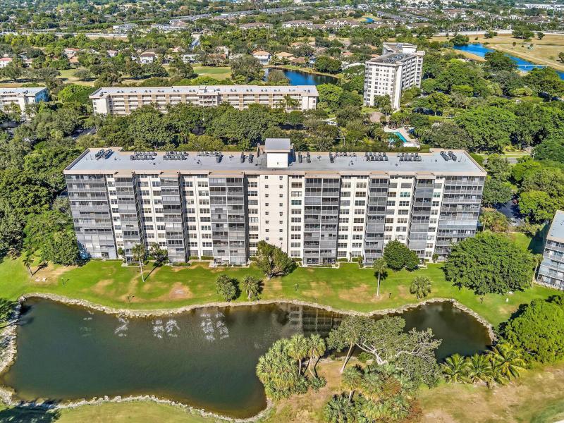  Condo & Townhome Photos