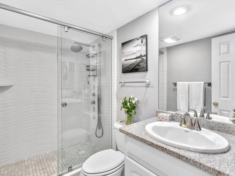  Condo & Townhome Photos
