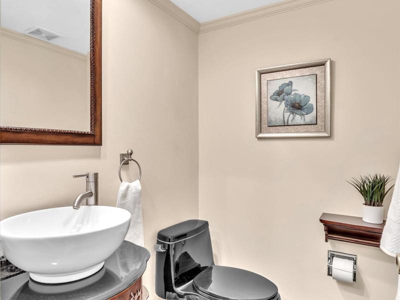  Condo & Townhome Photos