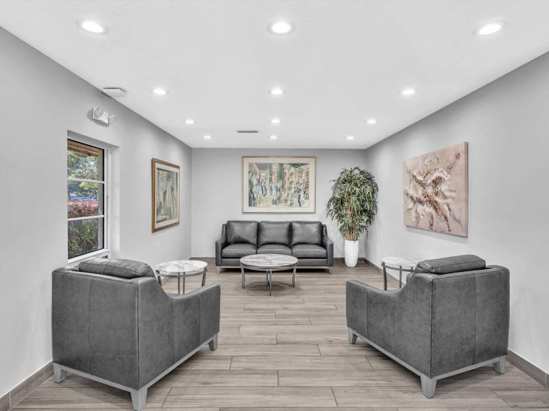  Condo & Townhome Photos