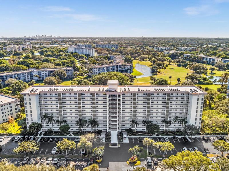  Condo & Townhome Photos