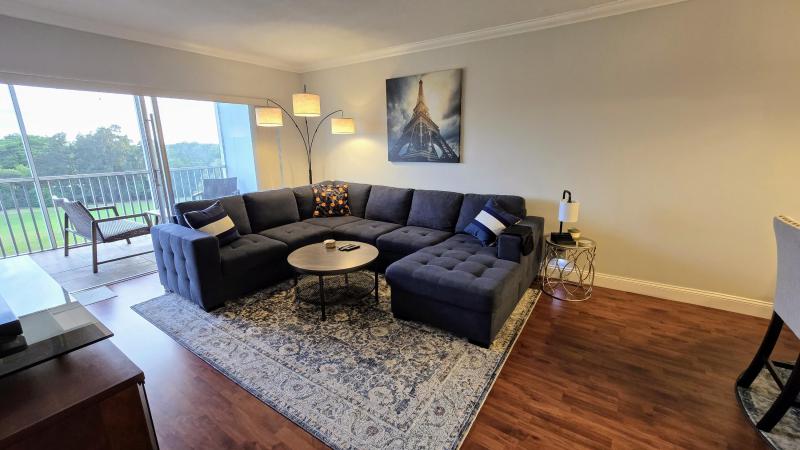  Condo & Townhome Photos