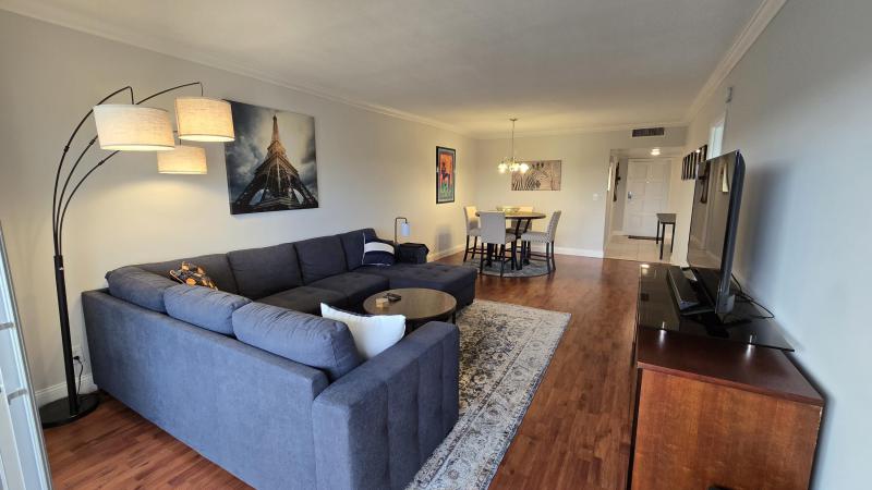  Condo & Townhome Photos