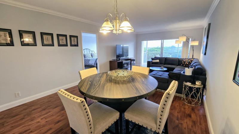  Condo & Townhome Photos