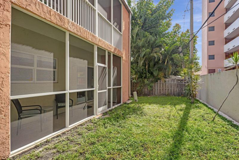  Condo & Townhome Photos