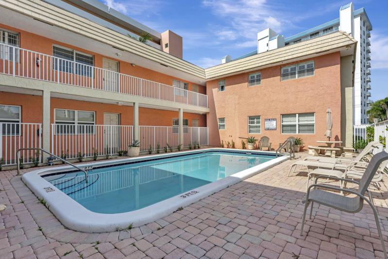  Condo & Townhome Photos
